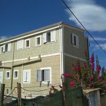 Bella Vista Hotel Himare Bagian luar foto