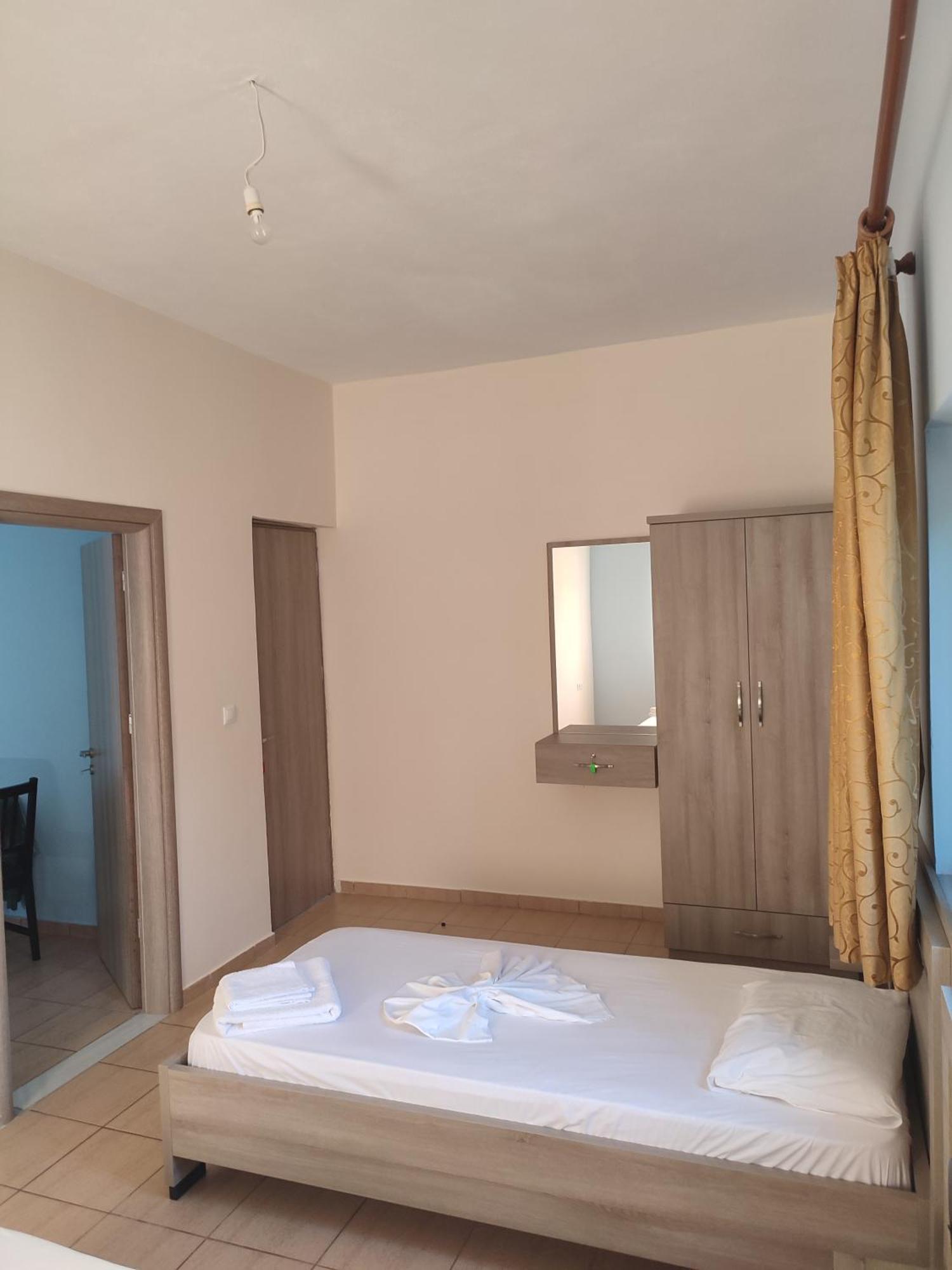 Bella Vista Hotel Himare Bagian luar foto