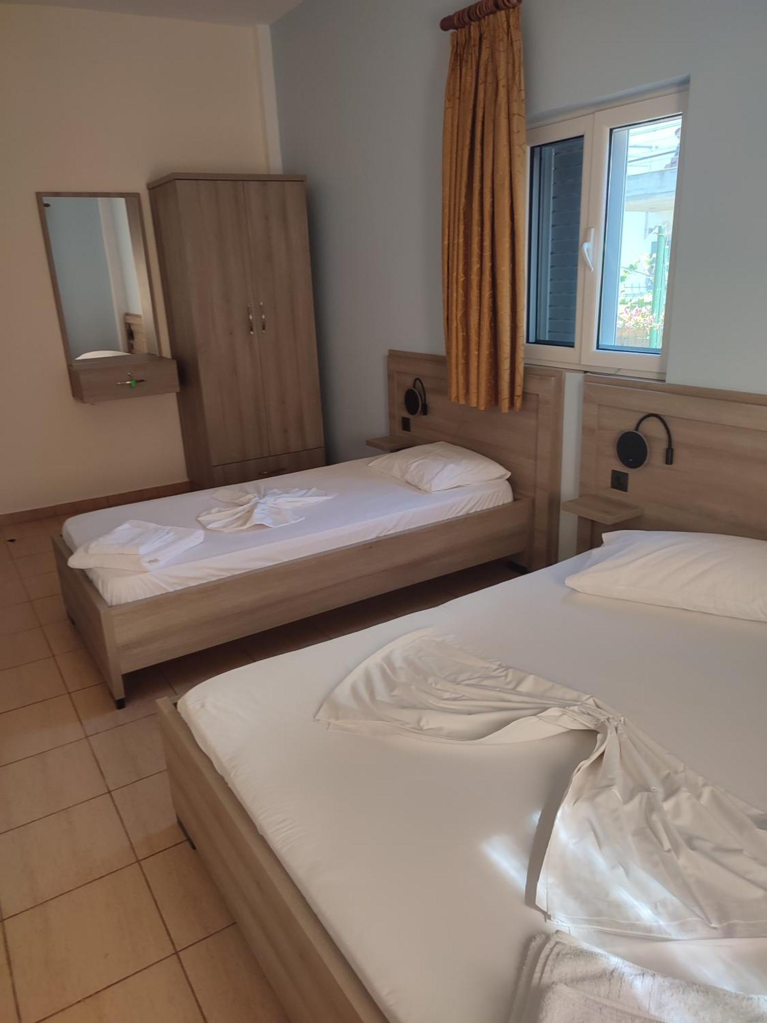 Bella Vista Hotel Himare Bagian luar foto