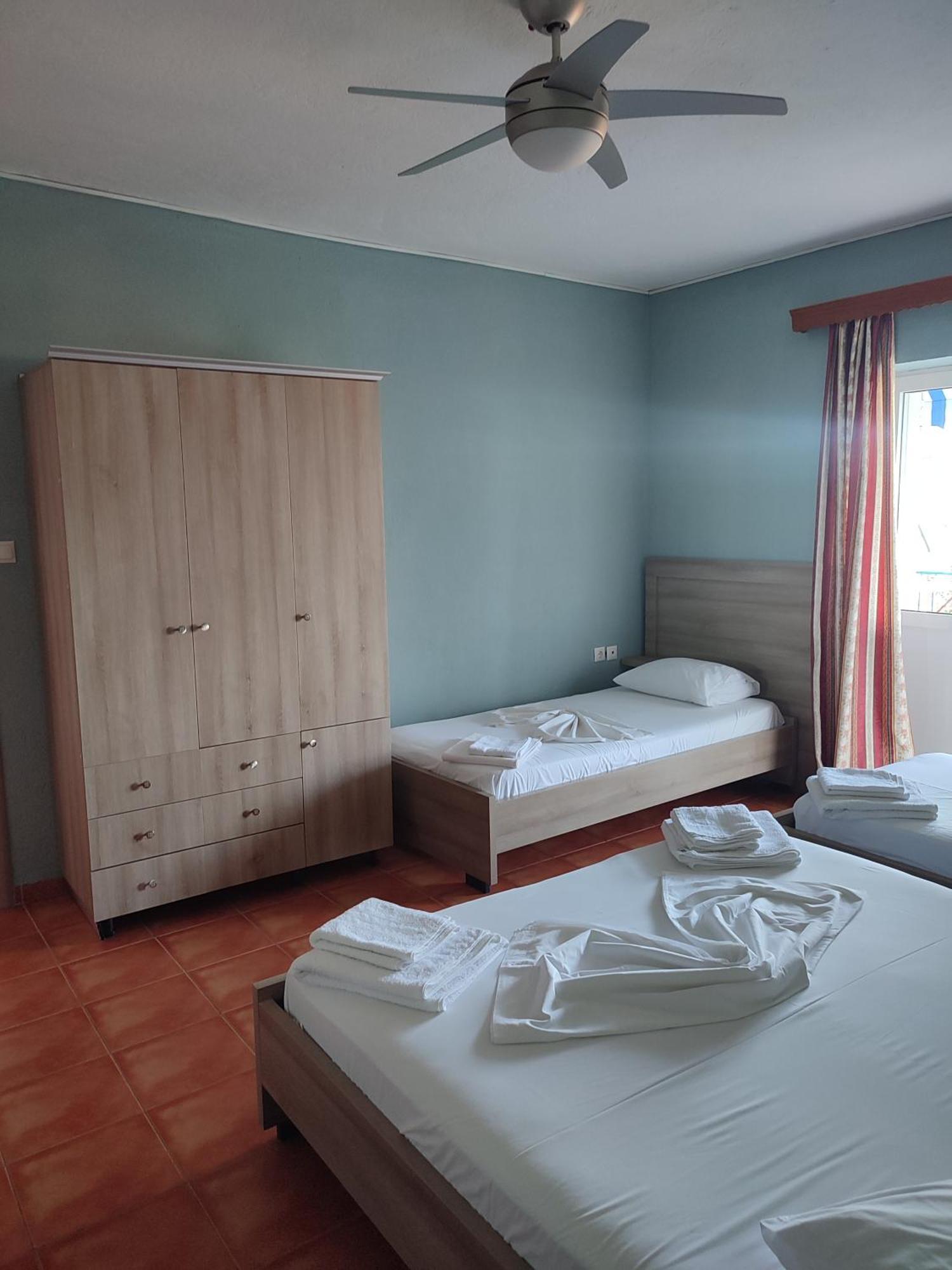 Bella Vista Hotel Himare Bagian luar foto