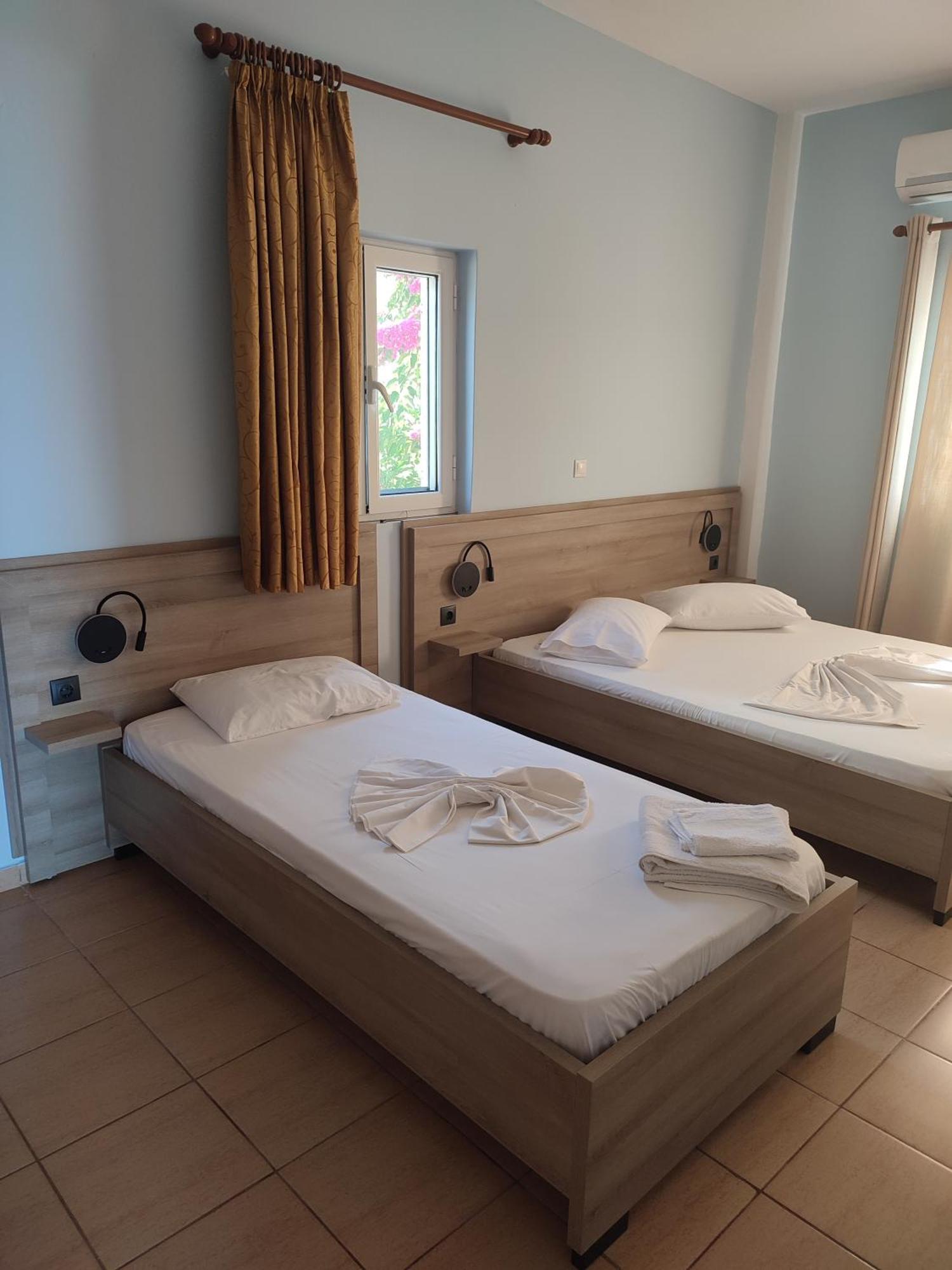 Bella Vista Hotel Himare Bagian luar foto