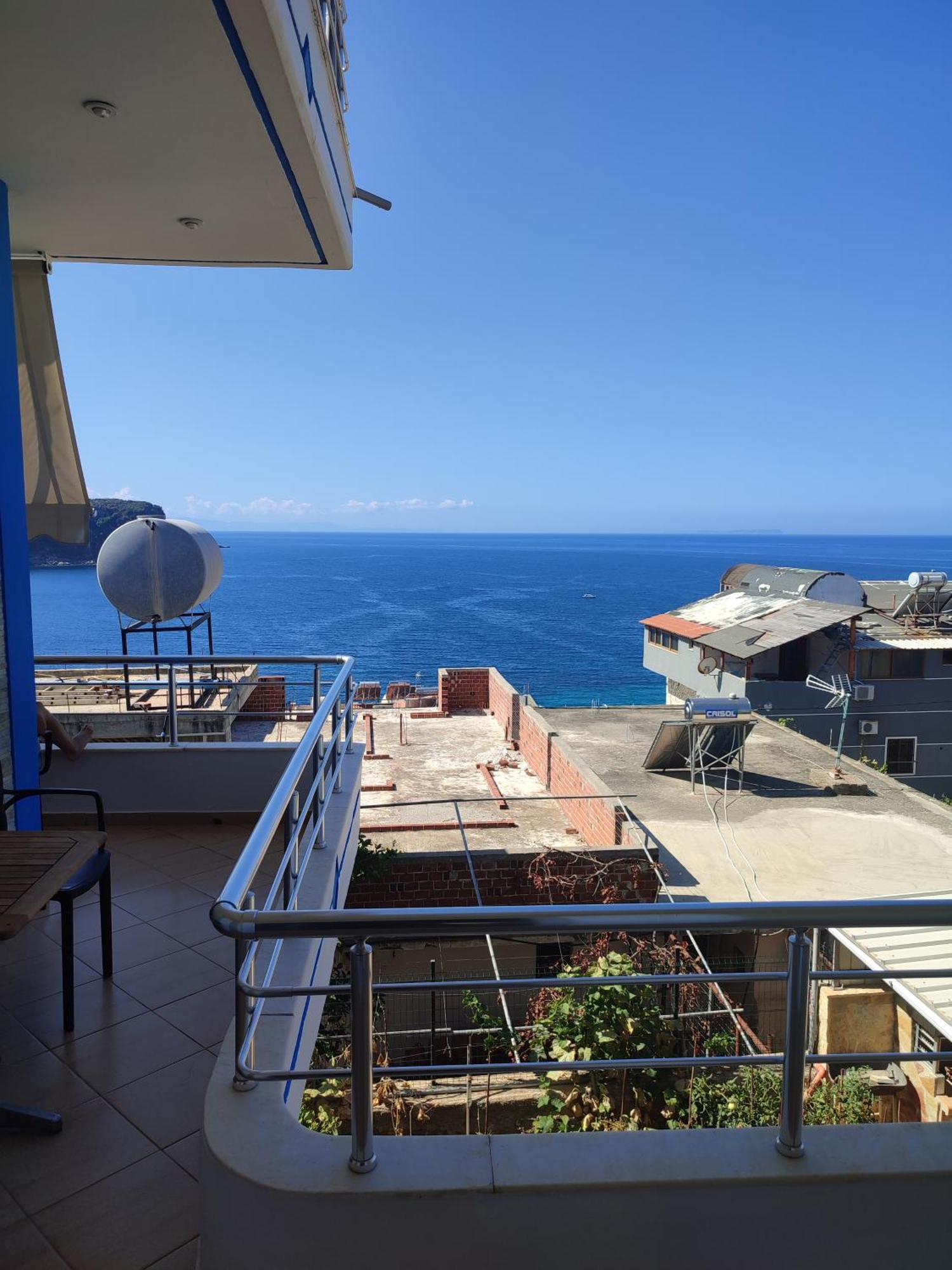 Bella Vista Hotel Himare Bagian luar foto